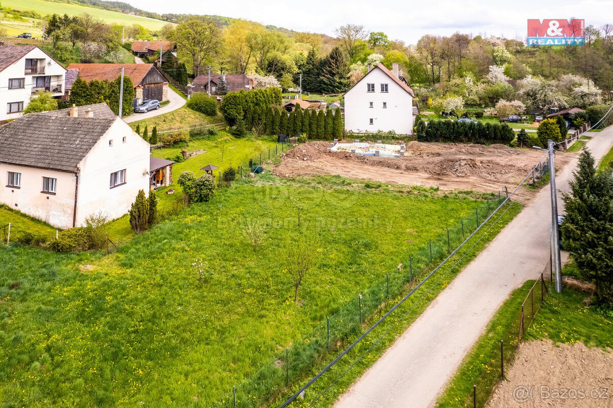 Prodej stavebního pozemku 539 m² v Prostředním Poříčí.