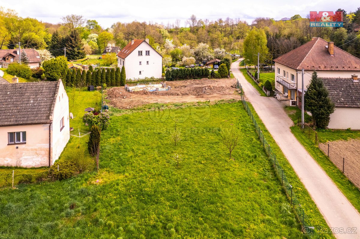 Prodej stavebního pozemku 539 m² v Prostředním Poříčí.