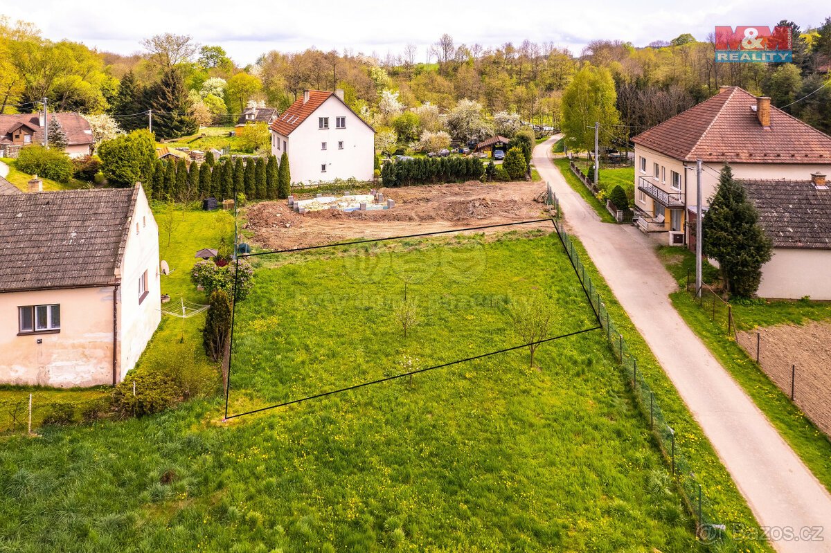 Prodej stavebního pozemku 539 m² v Prostředním Poříčí.