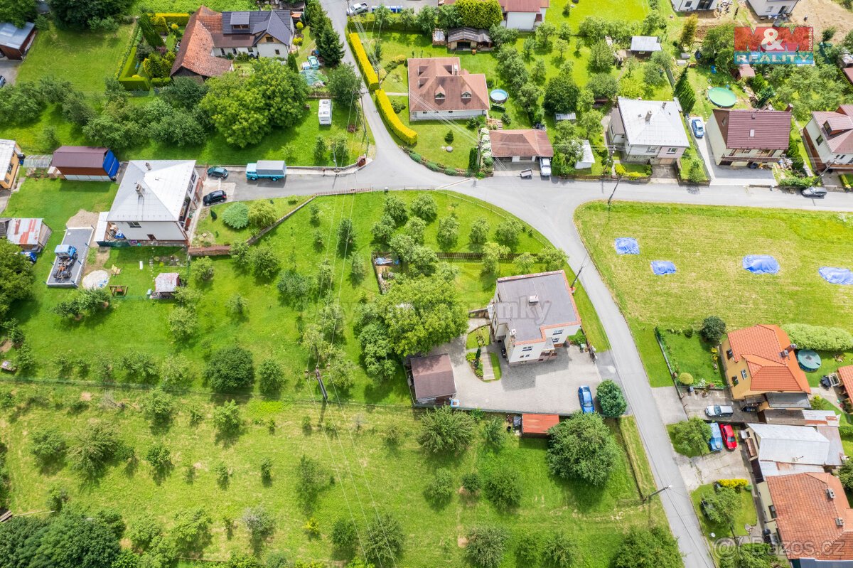 Prodej pozemku k bydlení, 924 m², Lhotsko
