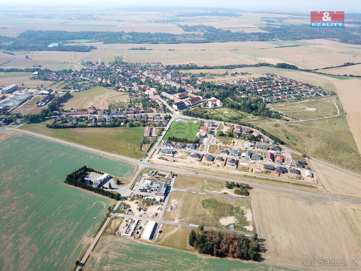 Prodej komerčního pozemku 875 m2, Valeč