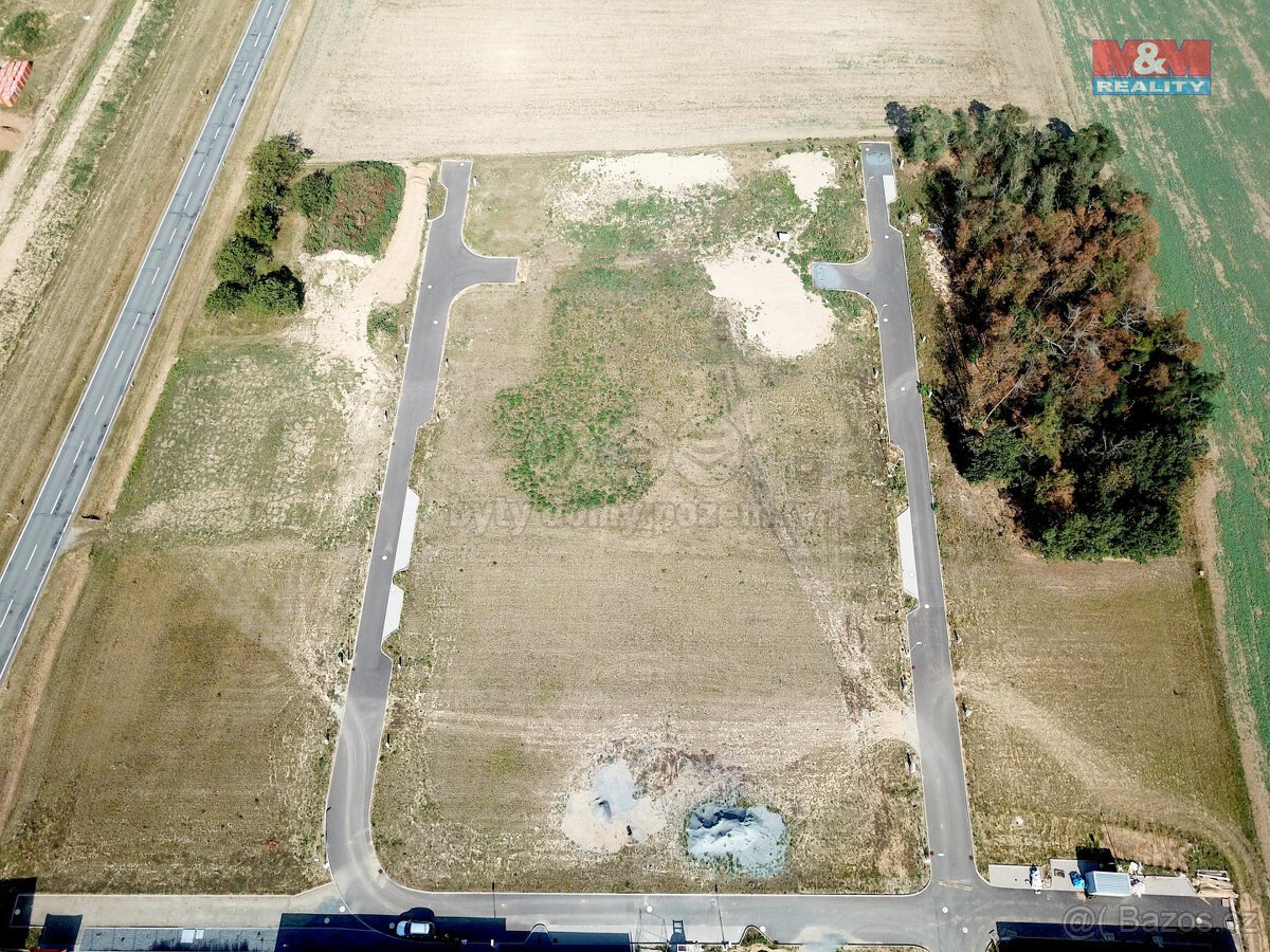 Prodej komerčního pozemku 875 m2, Valeč