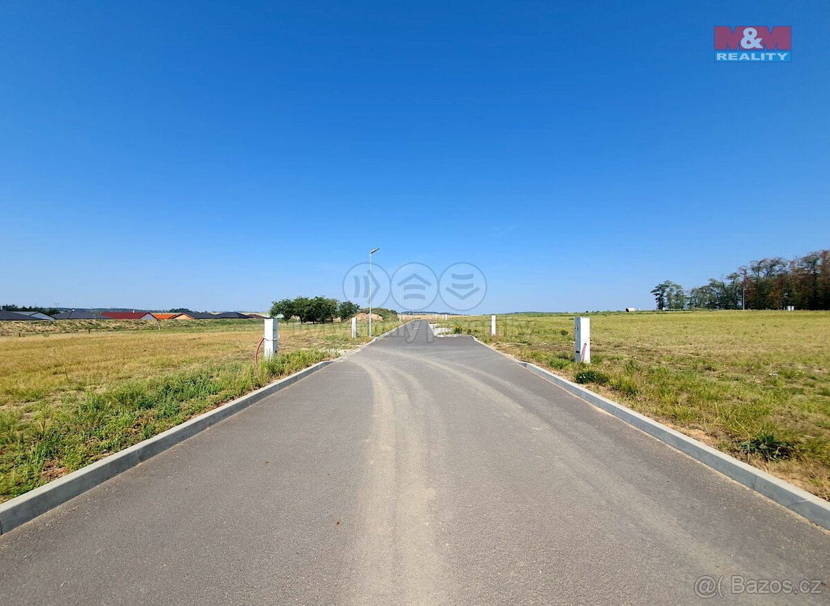 Prodej komerčního pozemku 875 m2, Valeč