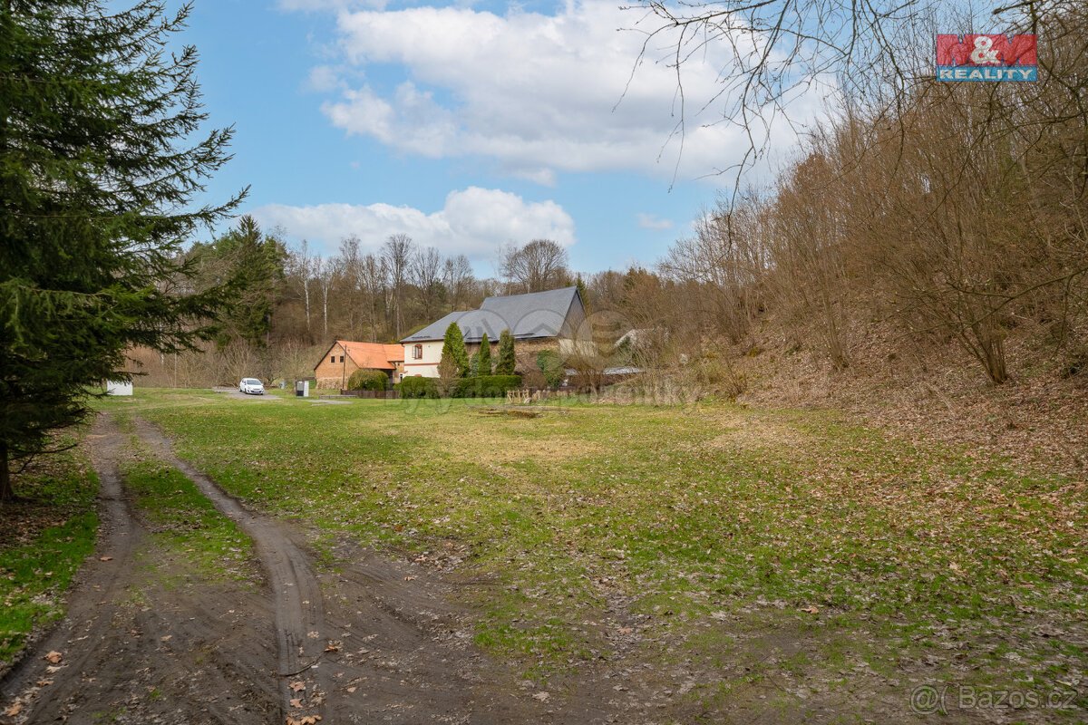 Prodej pozemku k bydlení, 987 m², Úterý