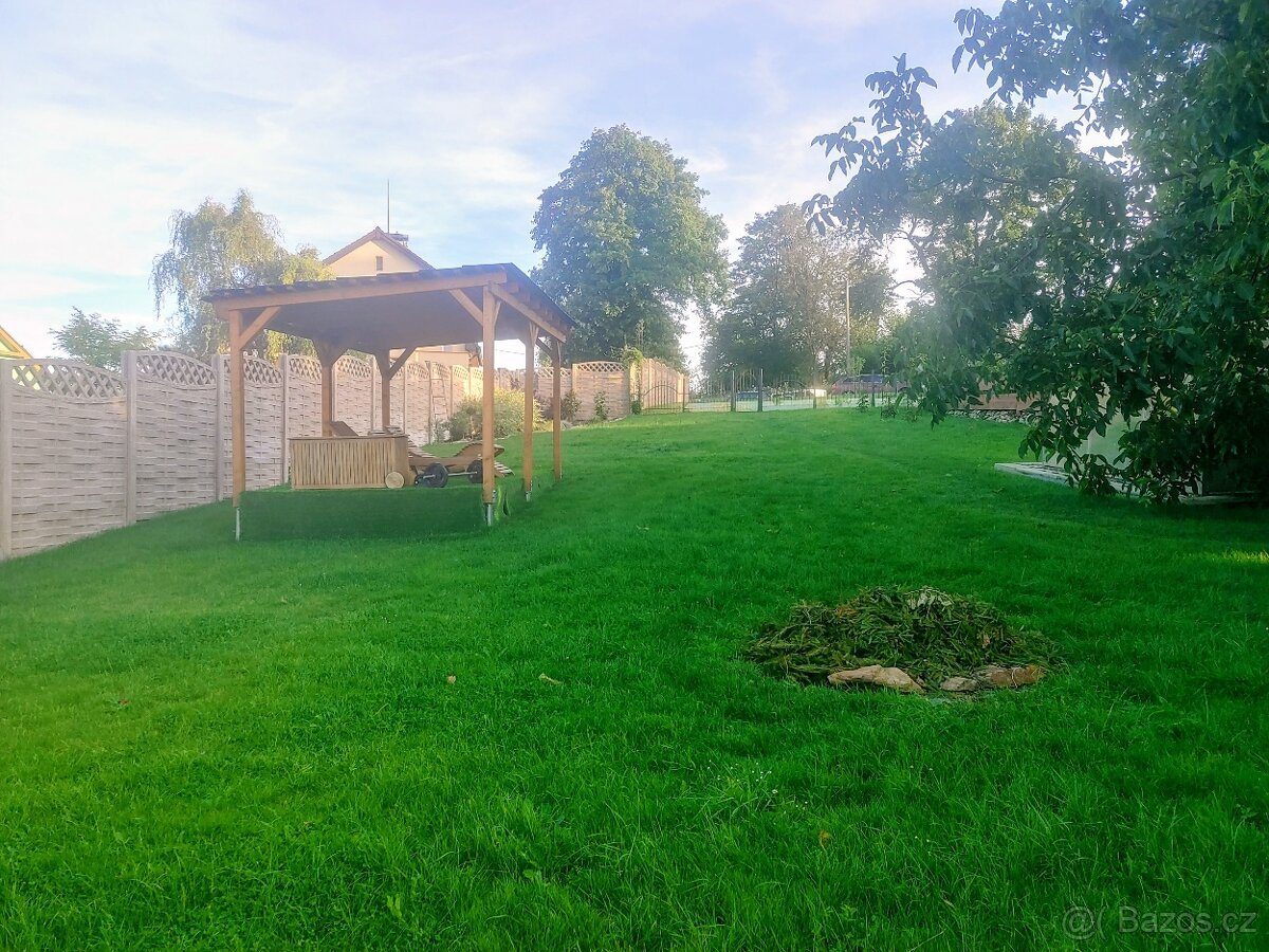 Stavební pozemek, zahrada, v Krajkové 700 m2