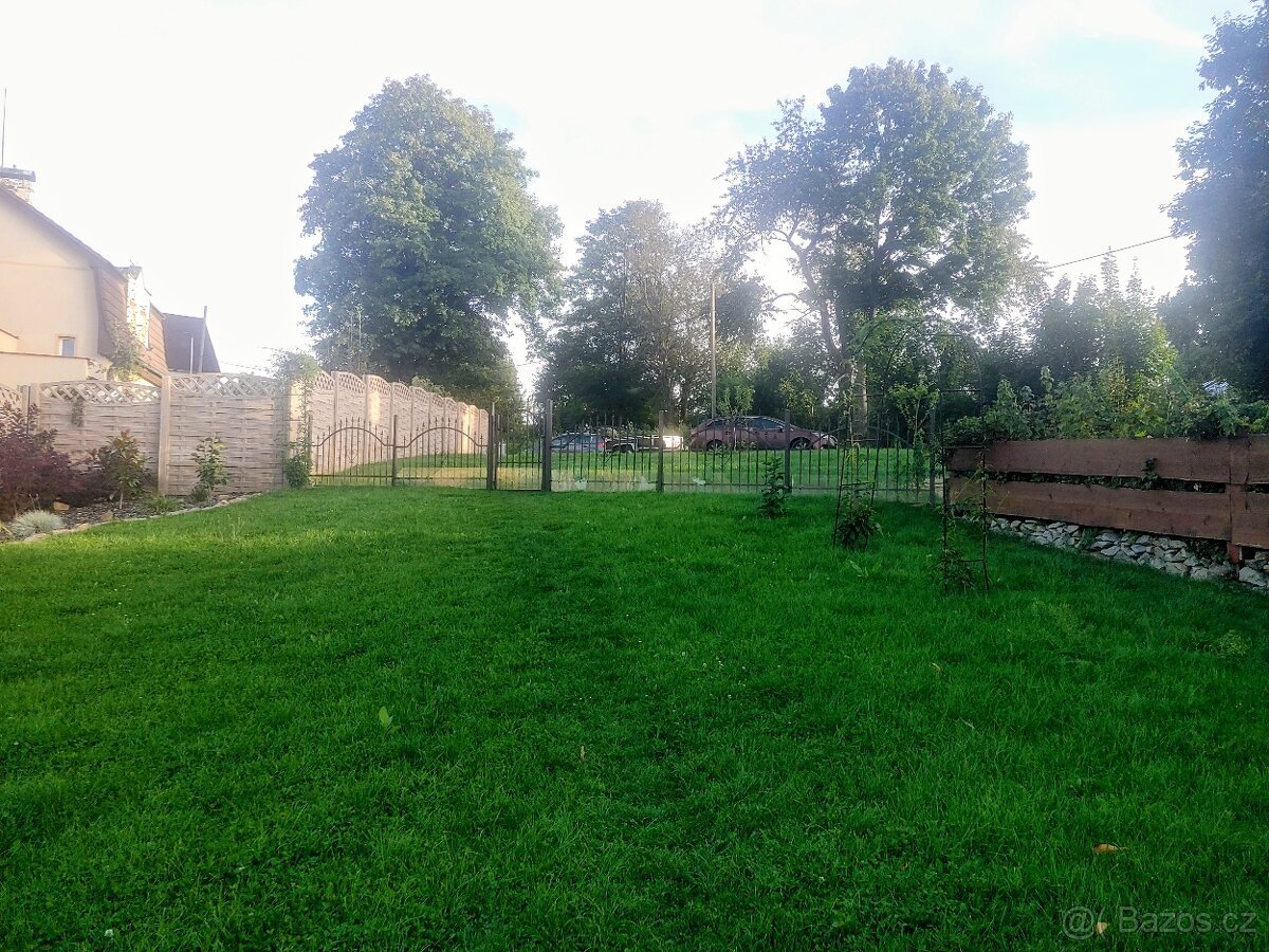 Stavební pozemek, zahrada, v Krajkové 700 m2