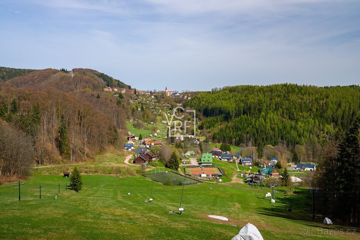 Prodej pozemku o výměře 870 m2 určeného k výstavbě v obci Ža