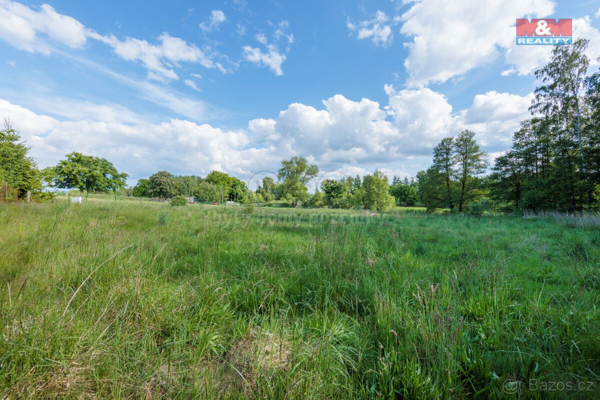 Prodej pozemku k bydlení, 4110 m², Seníky