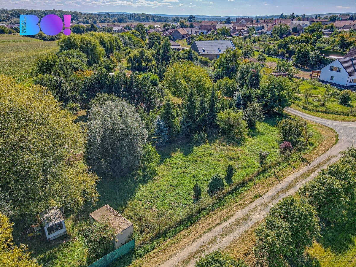 Prodej stavebního pozemku 1000 m², Trávník, Kroměříž
