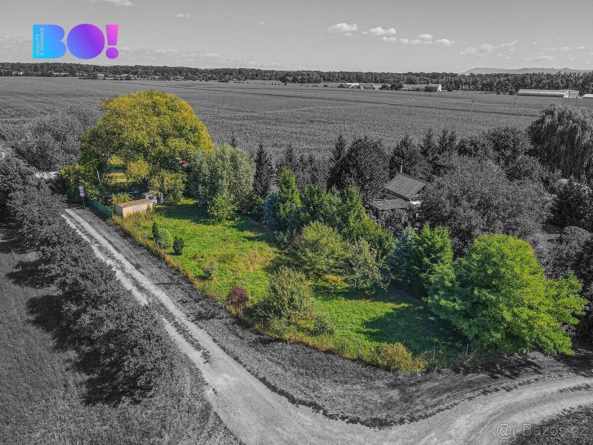 Prodej stavebního pozemku 1000 m², Trávník, Kroměříž