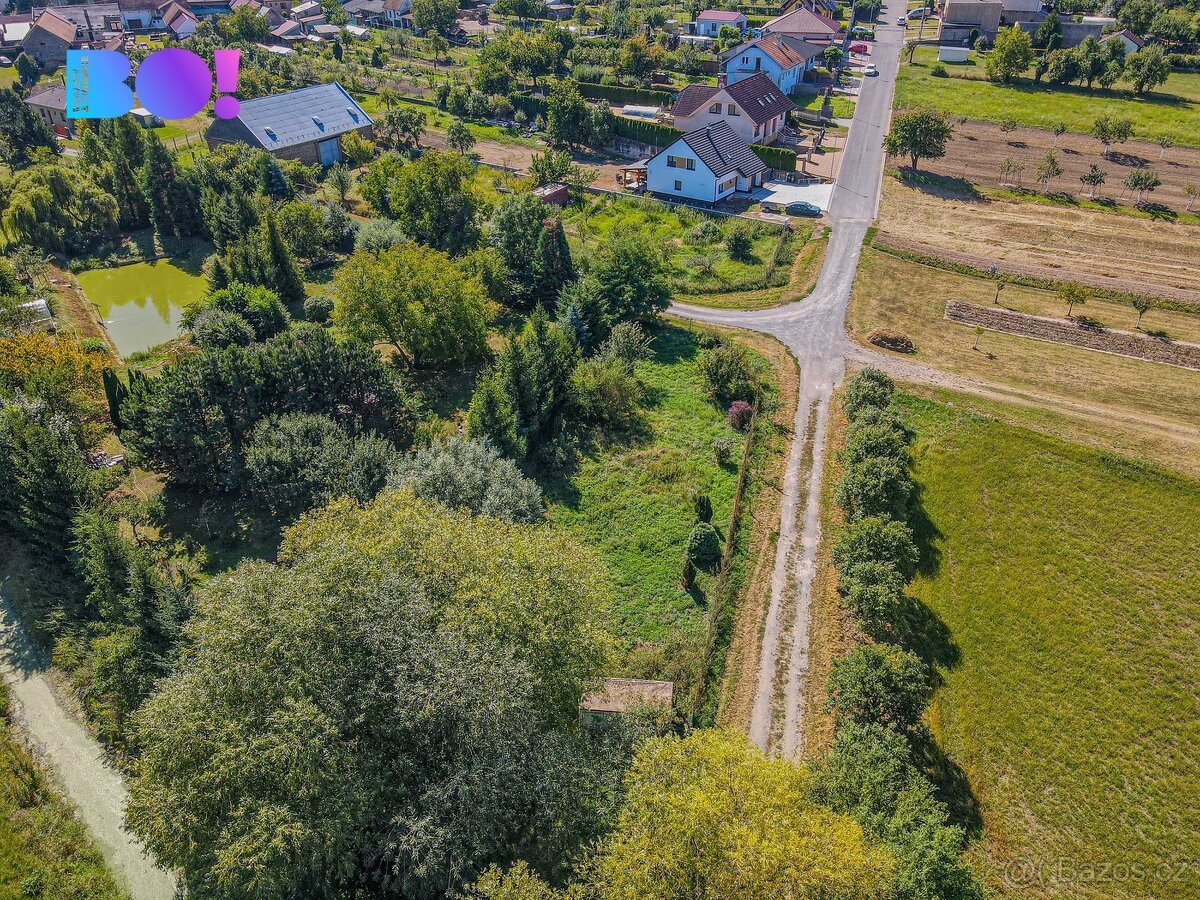 Prodej stavebního pozemku 1000 m², Trávník, Kroměříž