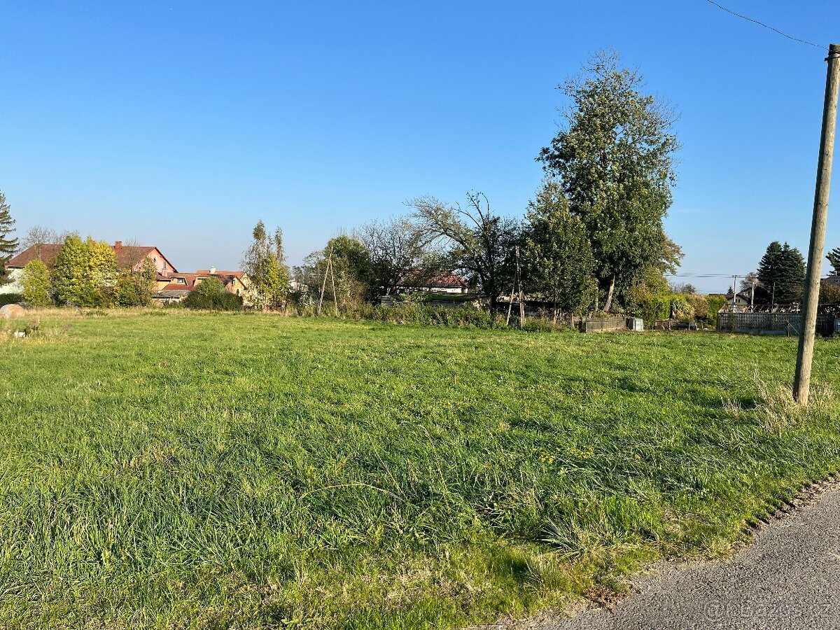 Prodej stavebního pozemku 1100m2 – Hladké Životice