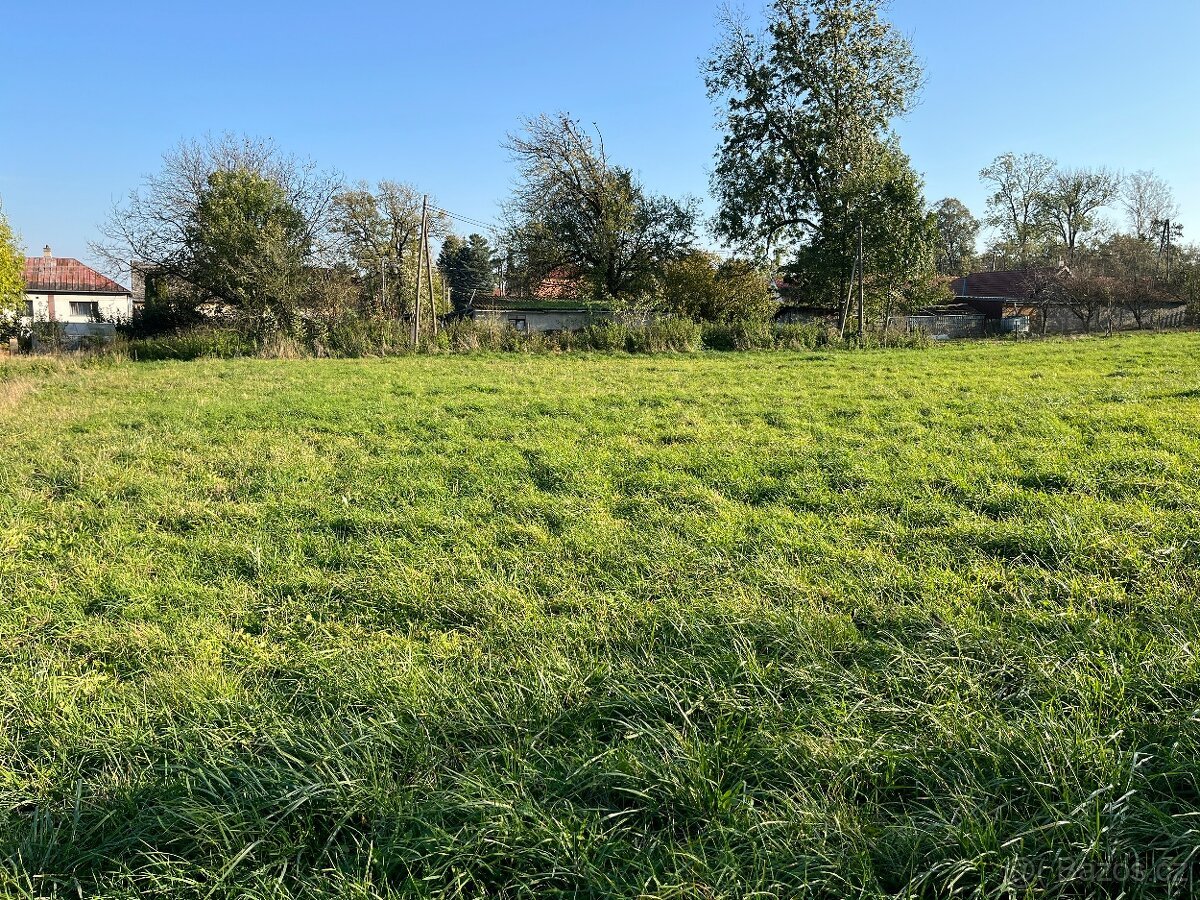 Prodej stavebního pozemku 1100m2 – Hladké Životice