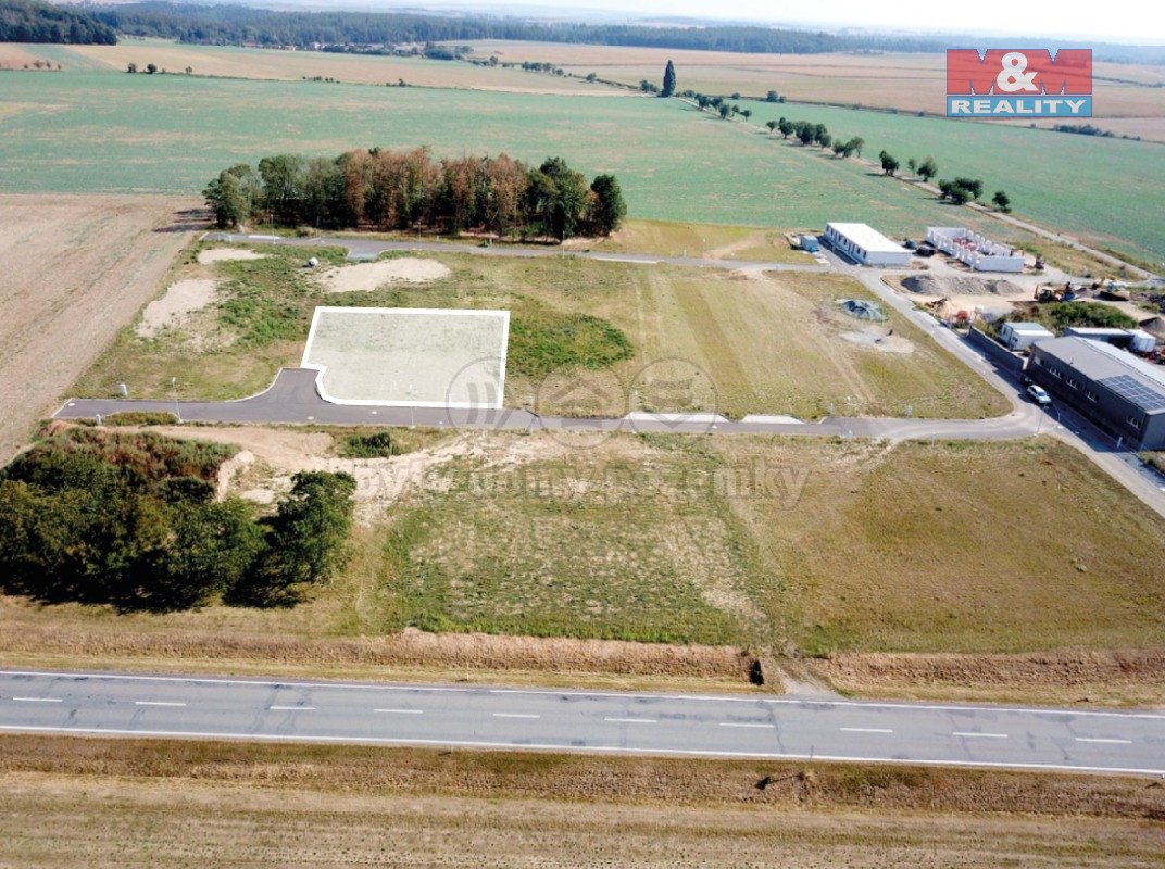 Prodej komerčního pozemku 841 m2, Valeč