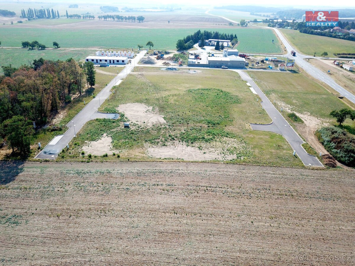 Prodej komerčního pozemku 841 m2, Valeč