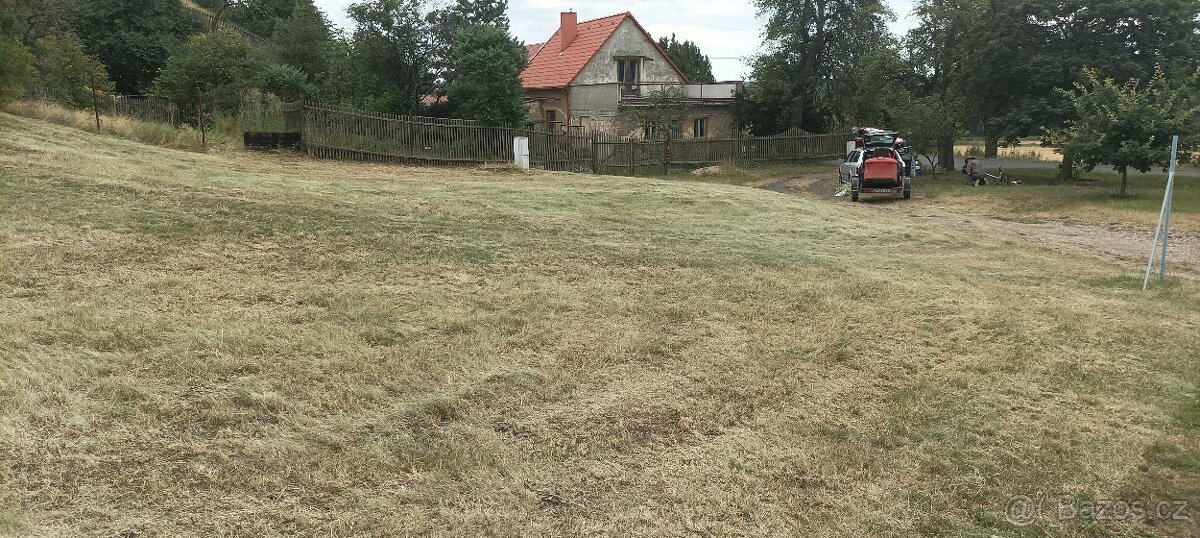 Pozemek Přečaply