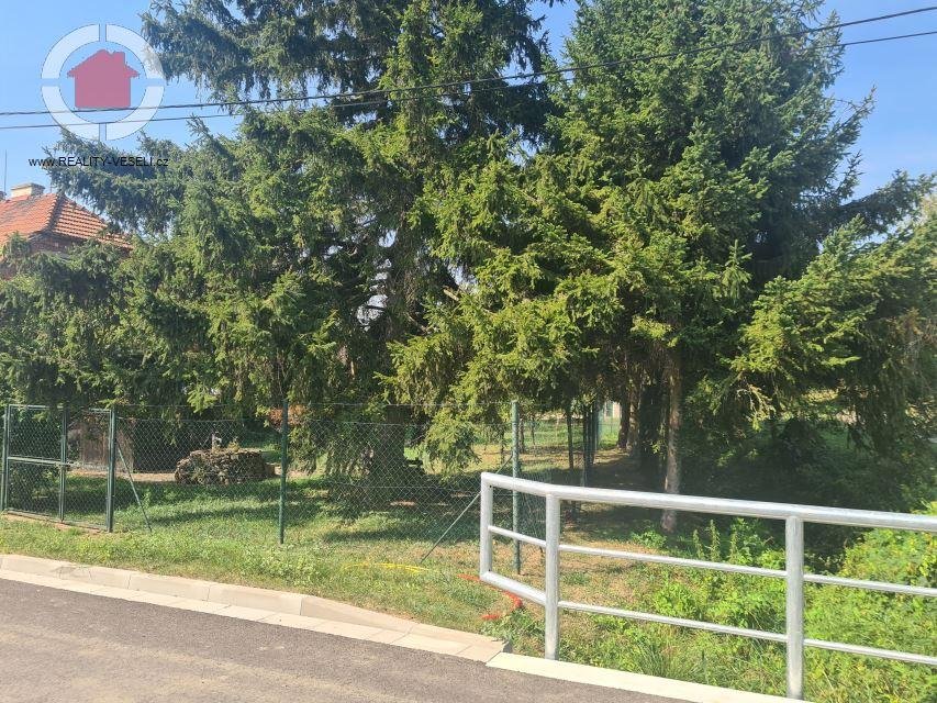 Prodej stavebního pozemku v obci Louka (HO), 389 m2