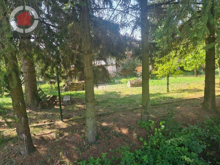Prodej stavebního pozemku v obci Louka (HO), 389 m2