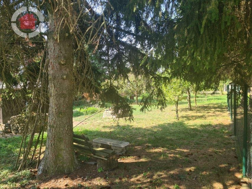 Prodej stavebního pozemku v obci Louka (HO), 389 m2
