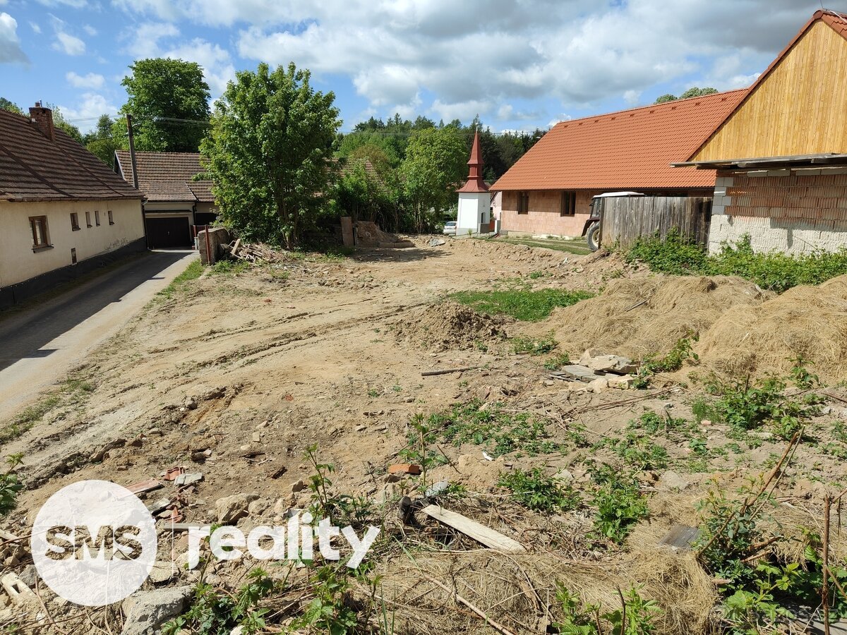 Prodej pozemku o velikosti 466 m² v Rozseči