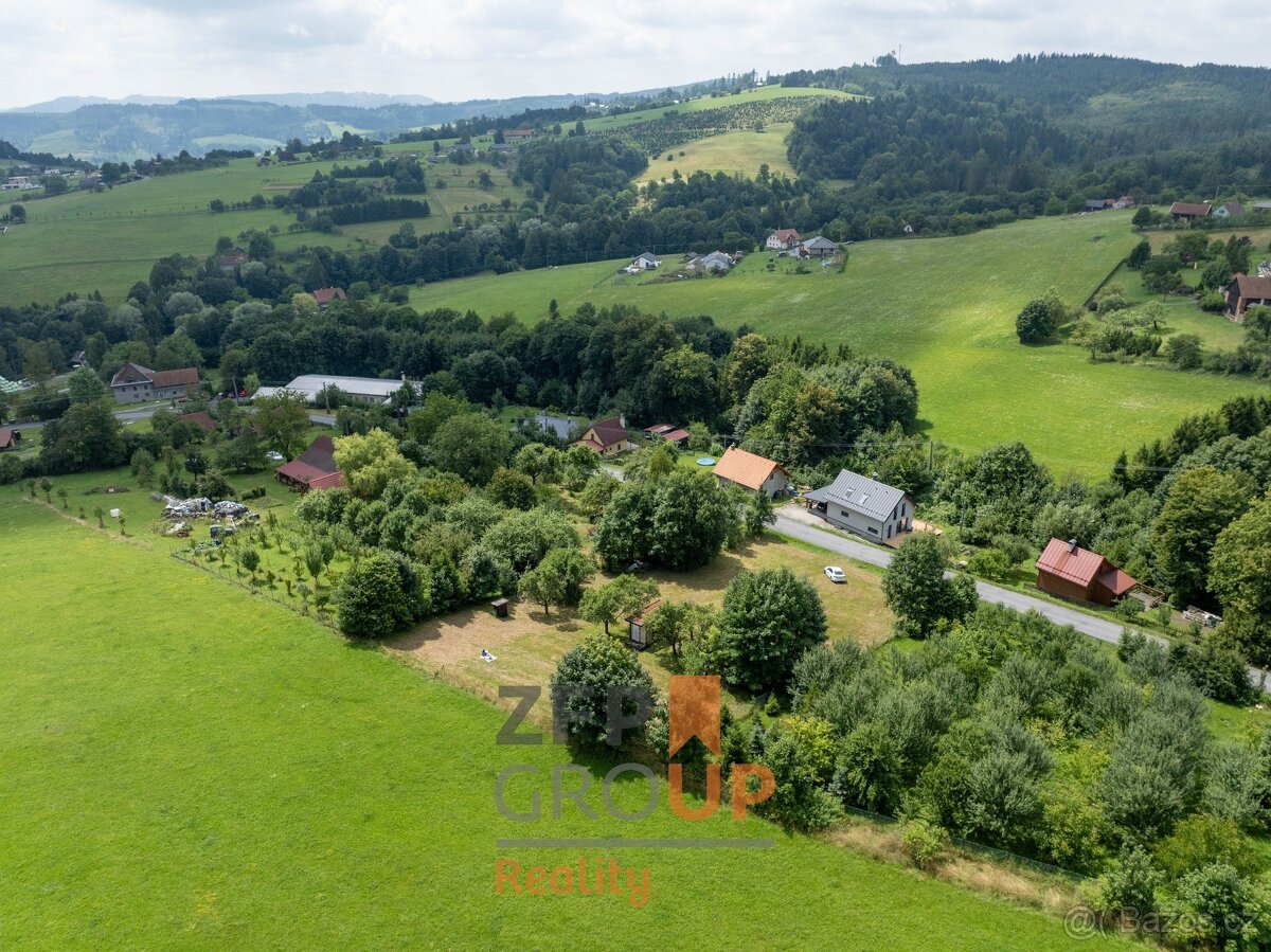 Prodej stavebního pozemku o rozloze 2 142 m², Oznice