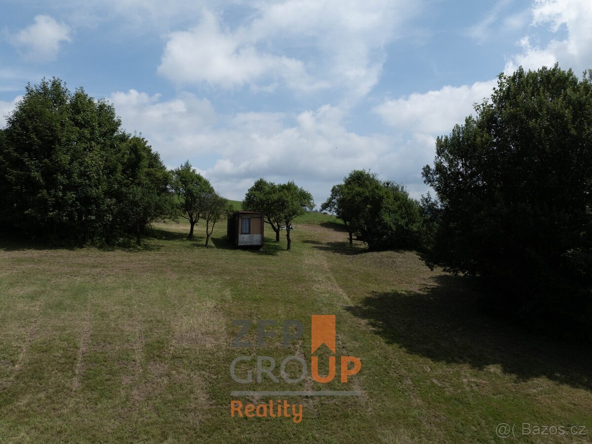 Prodej stavebního pozemku o rozloze 2 142 m², Oznice