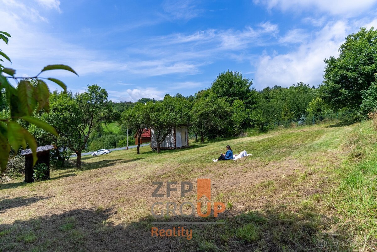 Prodej stavebního pozemku o rozloze 2 142 m², Oznice