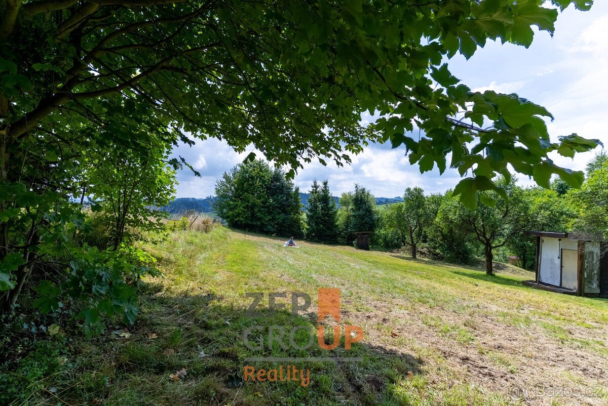 Prodej stavebního pozemku o rozloze 2 142 m², Oznice