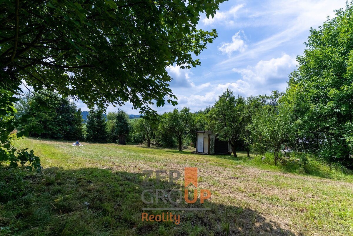 Prodej stavebního pozemku o rozloze 2 142 m², Oznice