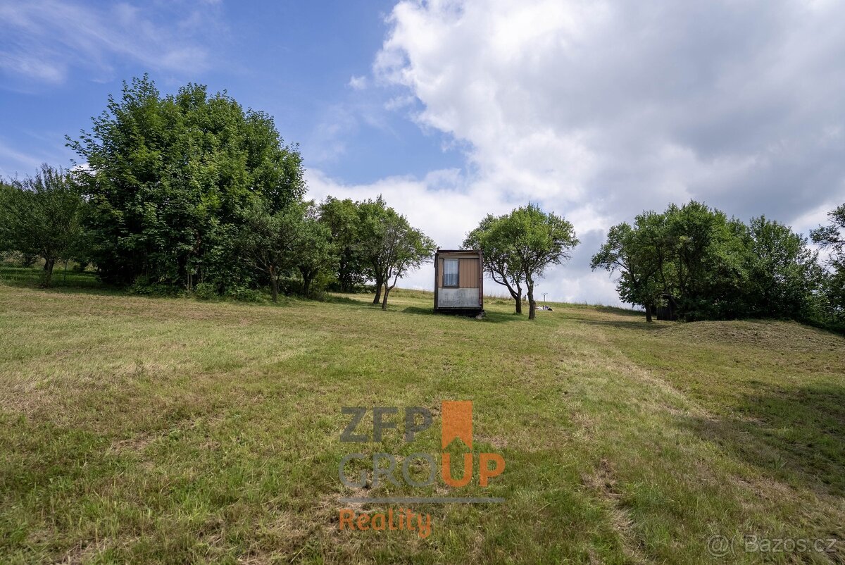 Prodej stavebního pozemku o rozloze 2 142 m², Oznice