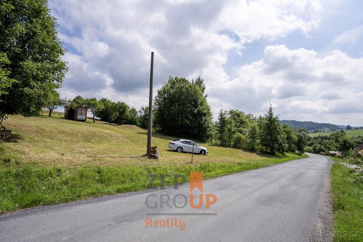 Prodej stavebního pozemku o rozloze 2 142 m², Oznice