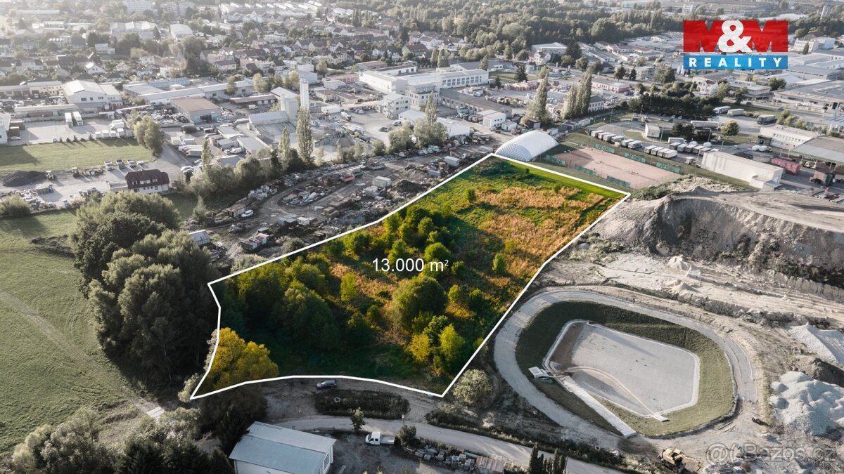 Prodej komerčního pozemku, 13000 m², Vráto