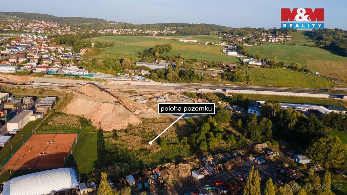 Prodej komerčního pozemku, 13000 m², Vráto