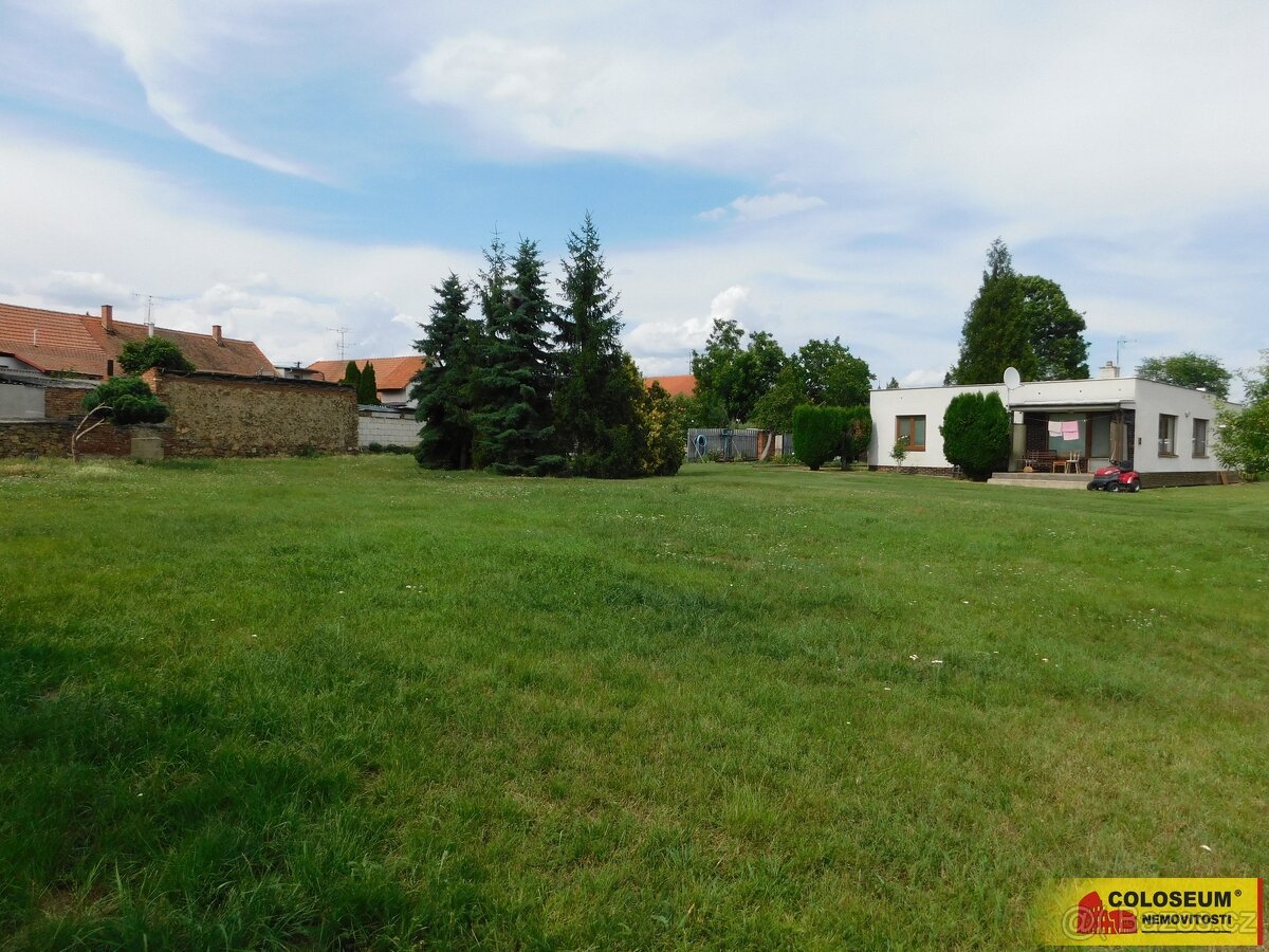 Medlice, stavební pozemek, 1 454 m², sítě – pozemek