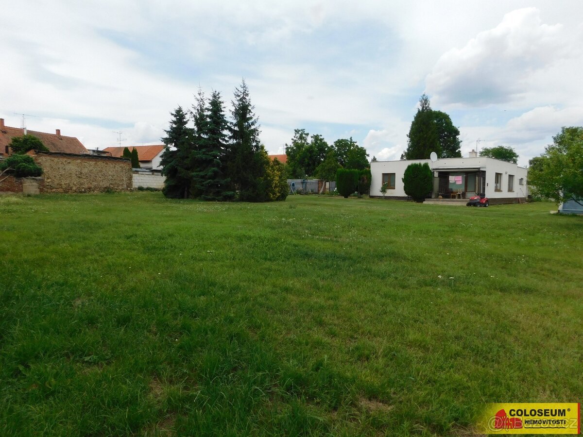 Medlice, stavební pozemek, 1 454 m², sítě – pozemek
