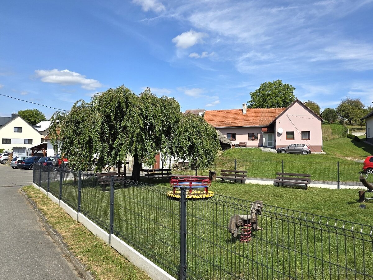 STAVEBNÍ/INVESTIČNÍ POZEMEK 324m2 Křekov, Valašsko