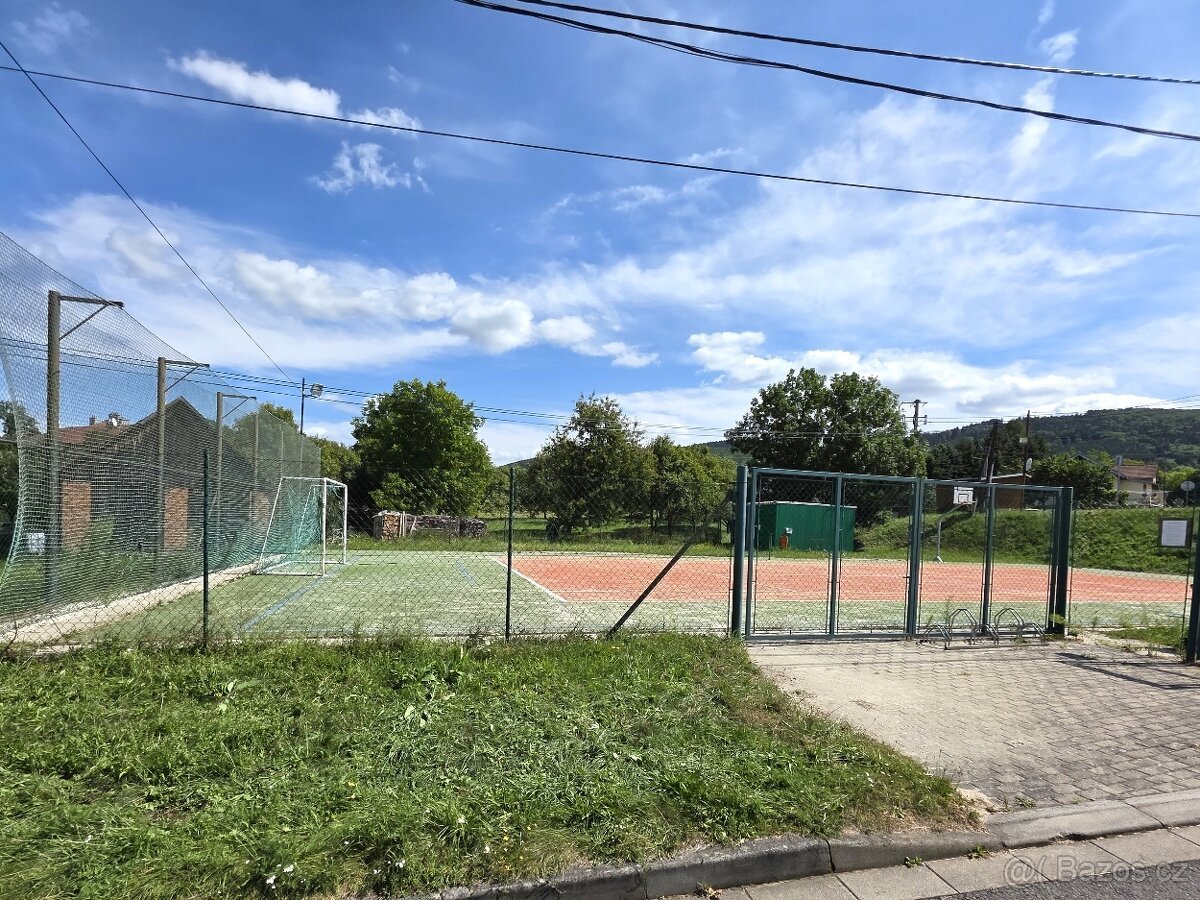 STAVEBNÍ/INVESTIČNÍ POZEMEK 324m2 Křekov, Valašsko