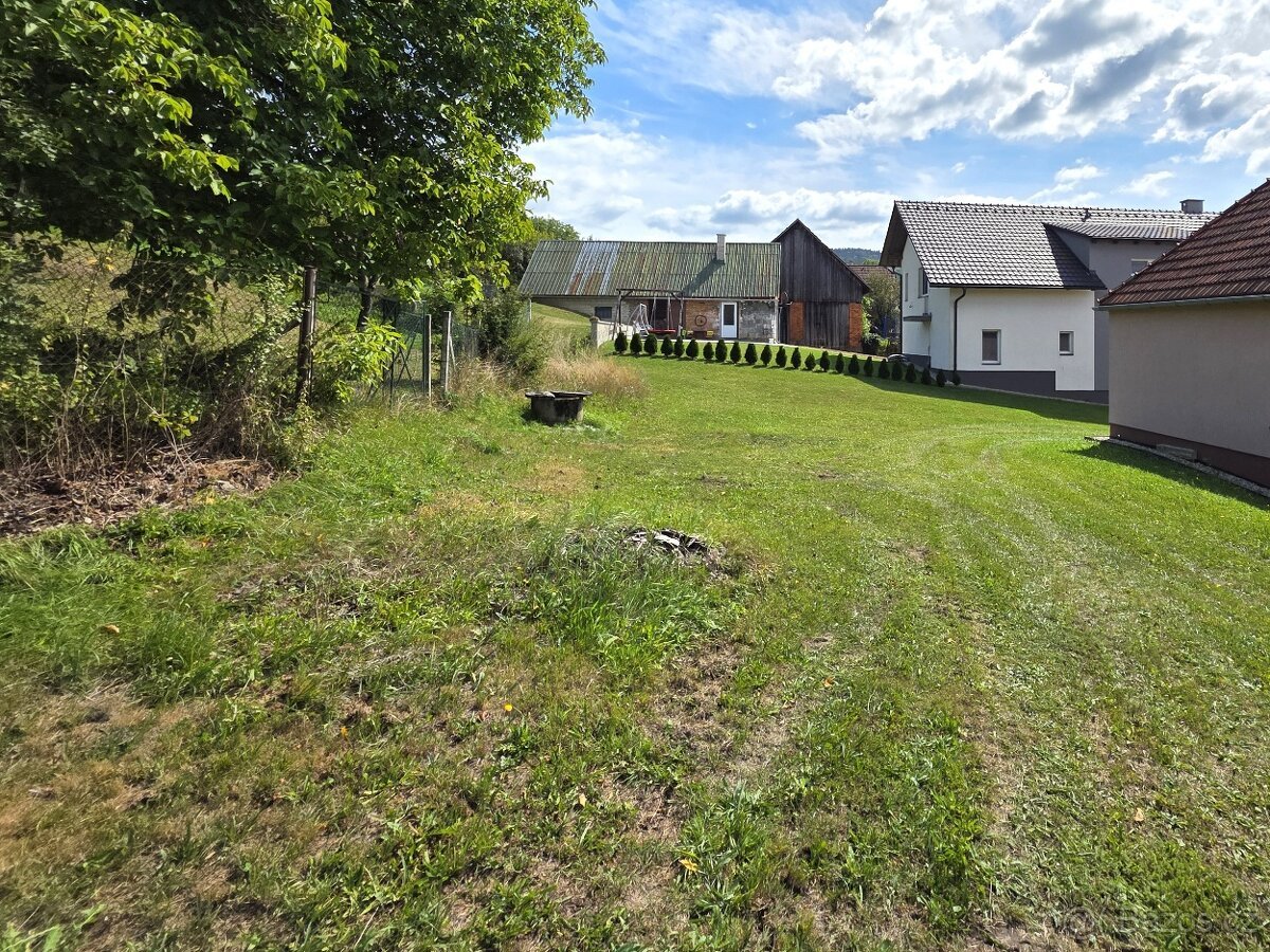 STAVEBNÍ/INVESTIČNÍ POZEMEK 324m2 Křekov, Valašsko