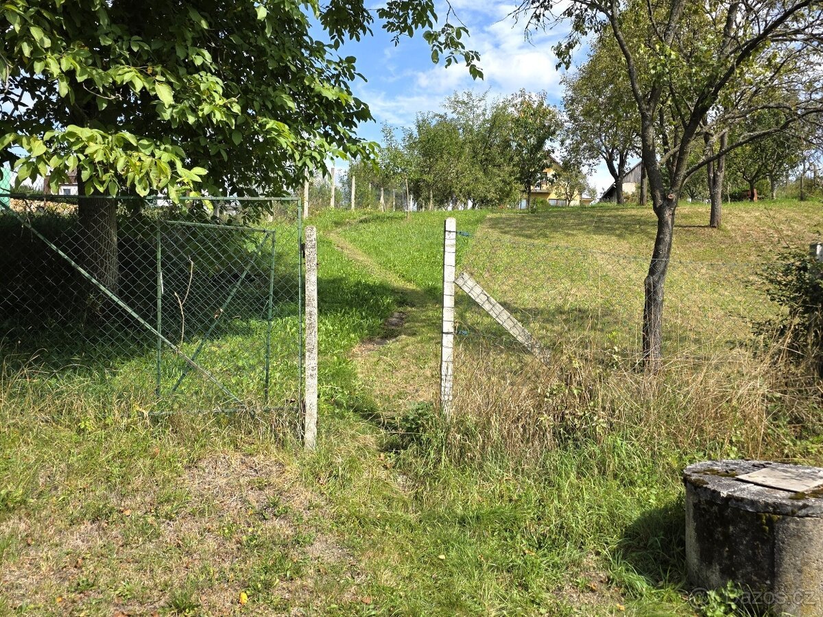 STAVEBNÍ/INVESTIČNÍ POZEMEK 324m2 Křekov, Valašsko