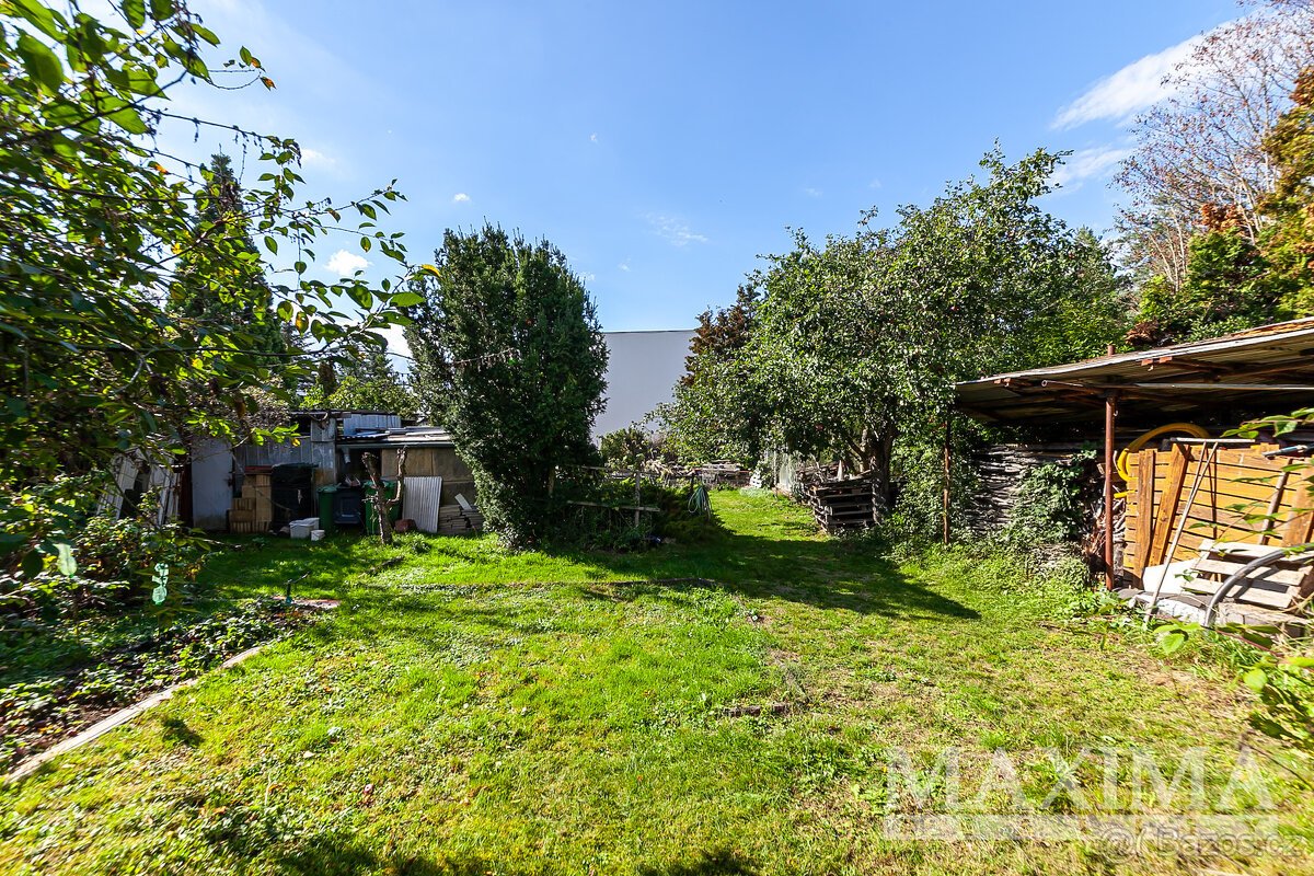 Pozemek  o ploše 417 m2 - Dolní Břežany, Lhota