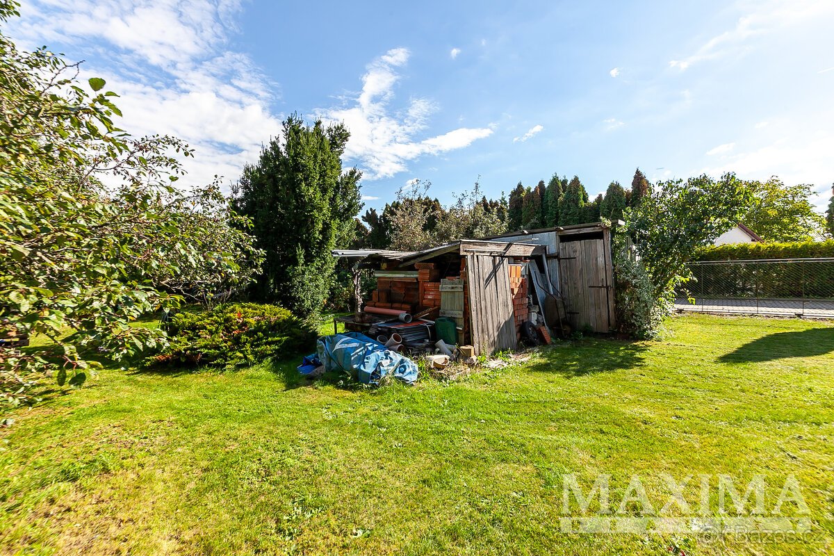 Pozemek  o ploše 417 m2 - Dolní Břežany, Lhota