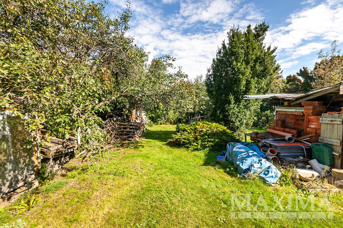 Pozemek  o ploše 417 m2 - Dolní Břežany, Lhota