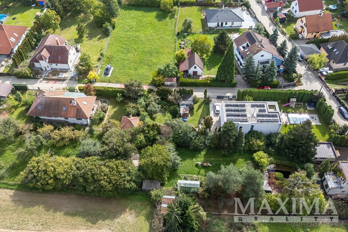 Pozemek  o ploše 417 m2 - Dolní Břežany, Lhota