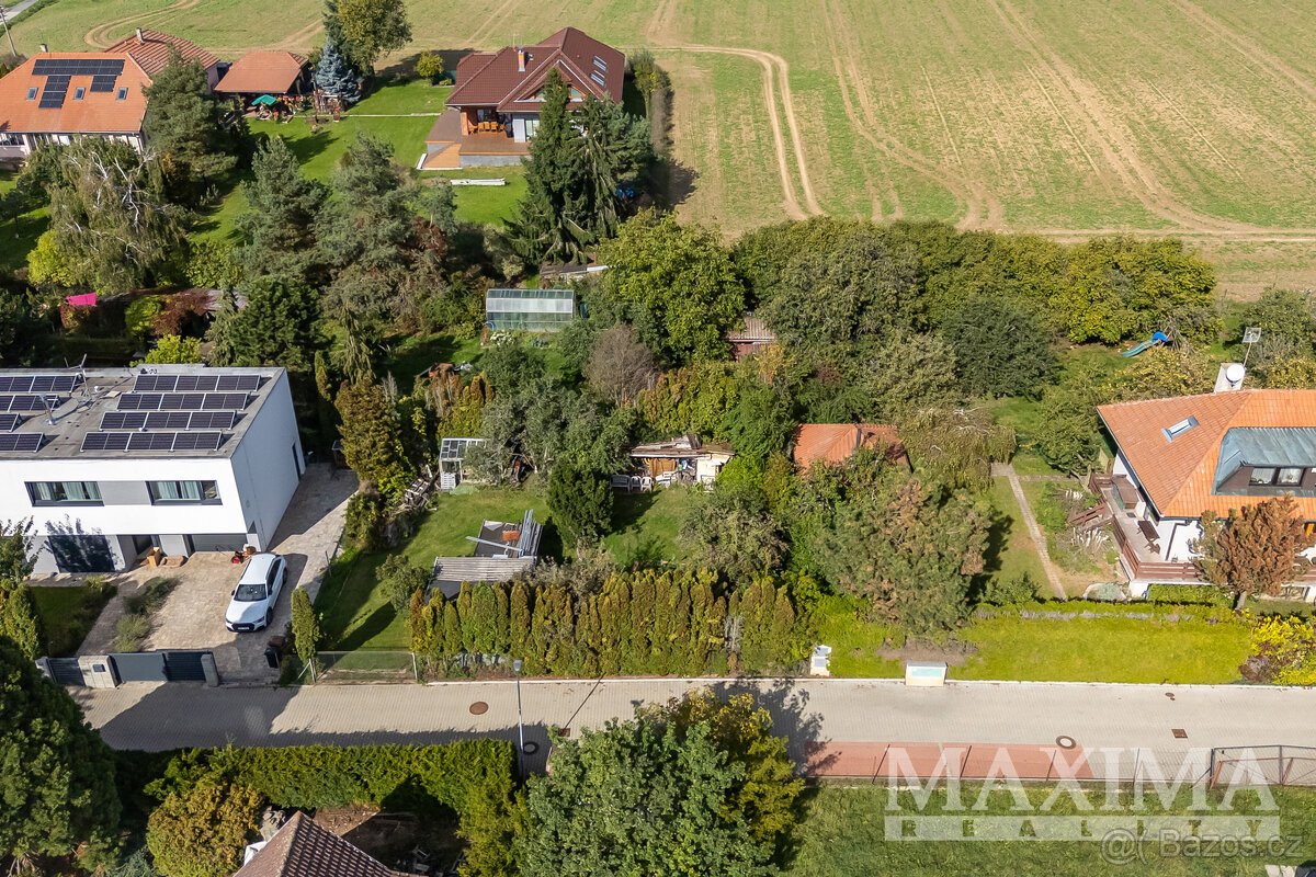 Pozemek  o ploše 417 m2 - Dolní Břežany, Lhota