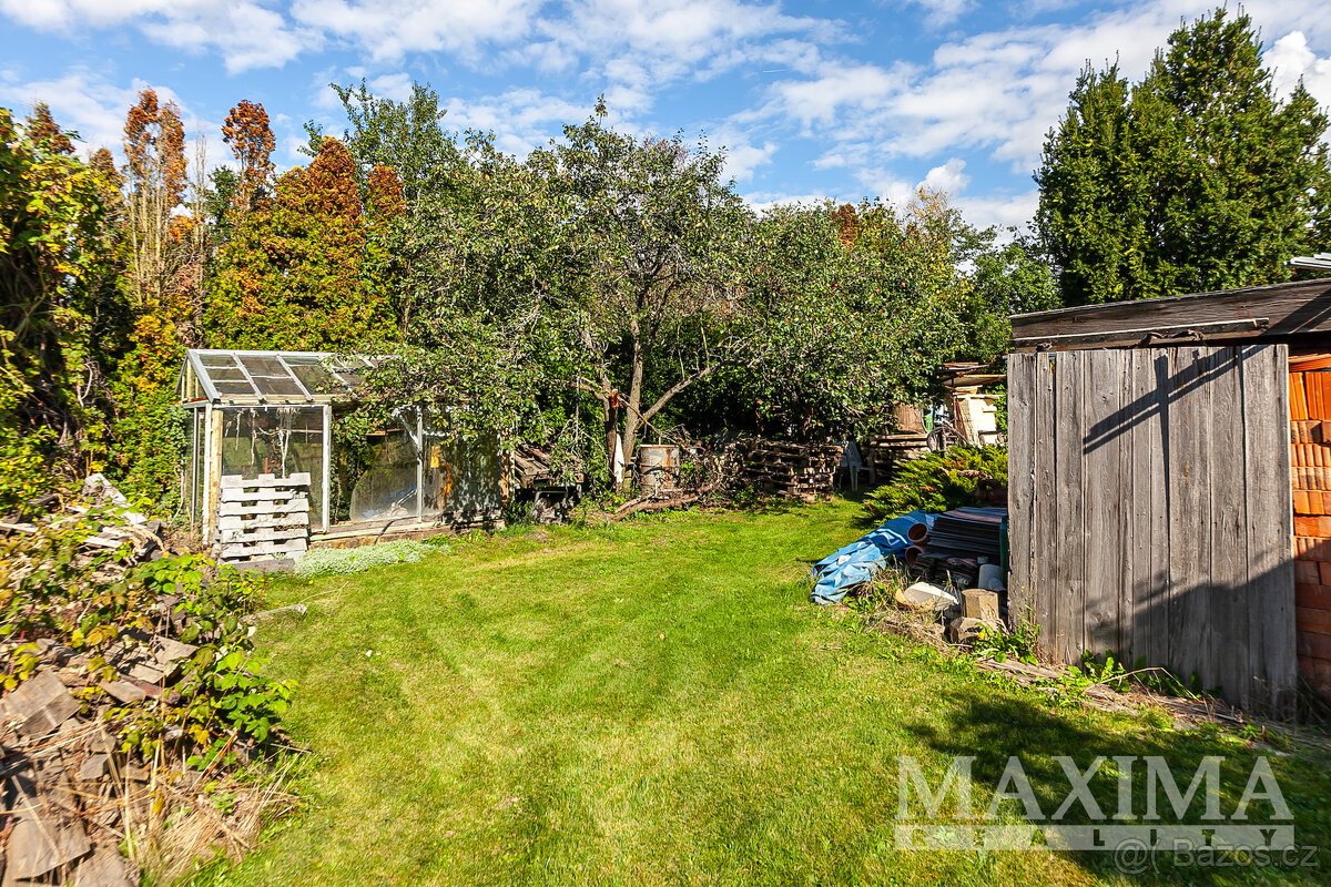 Pozemek  o ploše 417 m2 - Dolní Břežany, Lhota