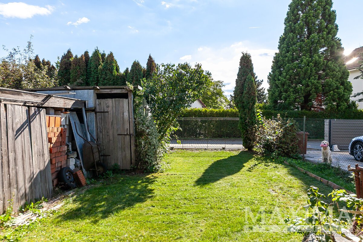 Pozemek  o ploše 417 m2 - Dolní Břežany, Lhota