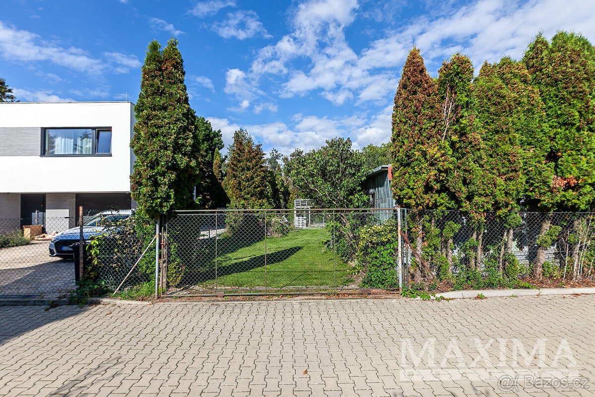 Pozemek  o ploše 417 m2 - Dolní Břežany, Lhota