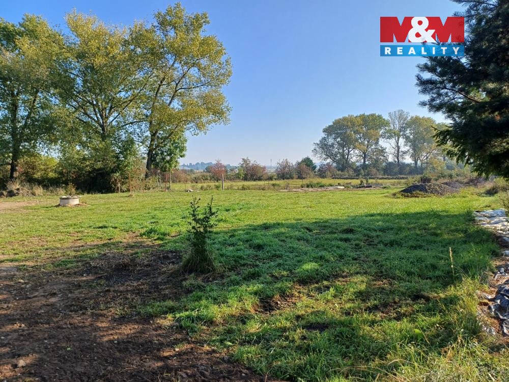 Prodej pozemku k bydlení v Roveňsku - Holice