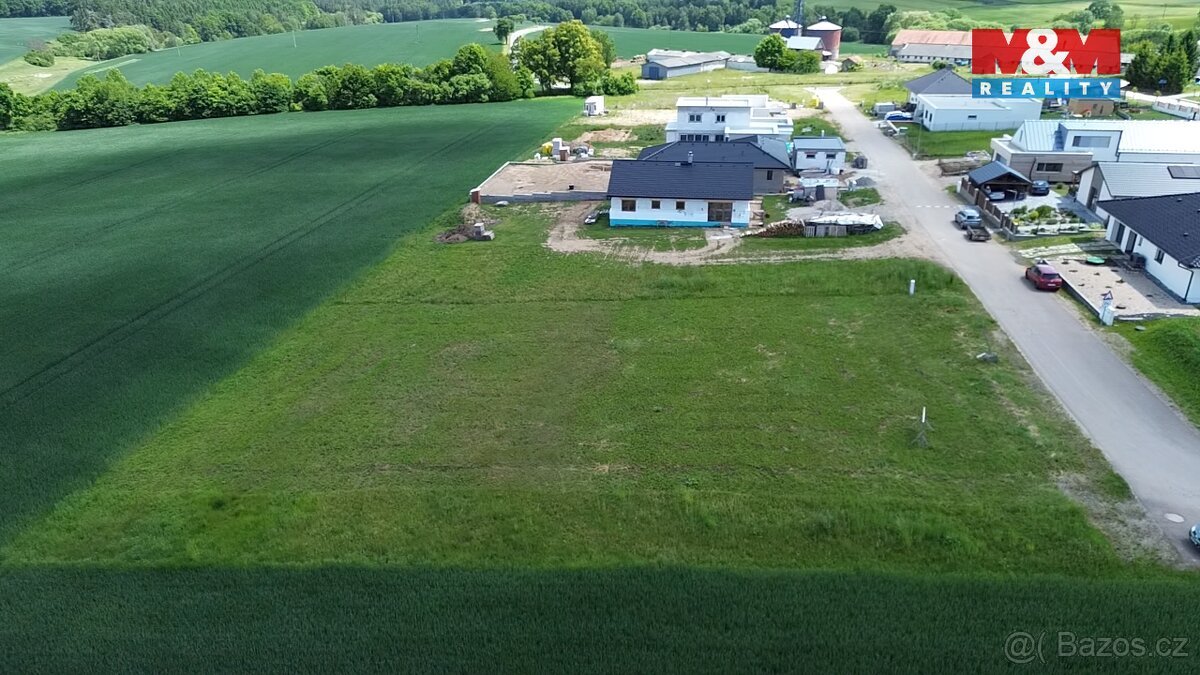 Prodej pozemku k bydlení, 1400 m², Veliš