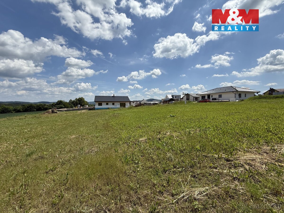 Prodej pozemku k bydlení, 1400 m², Veliš